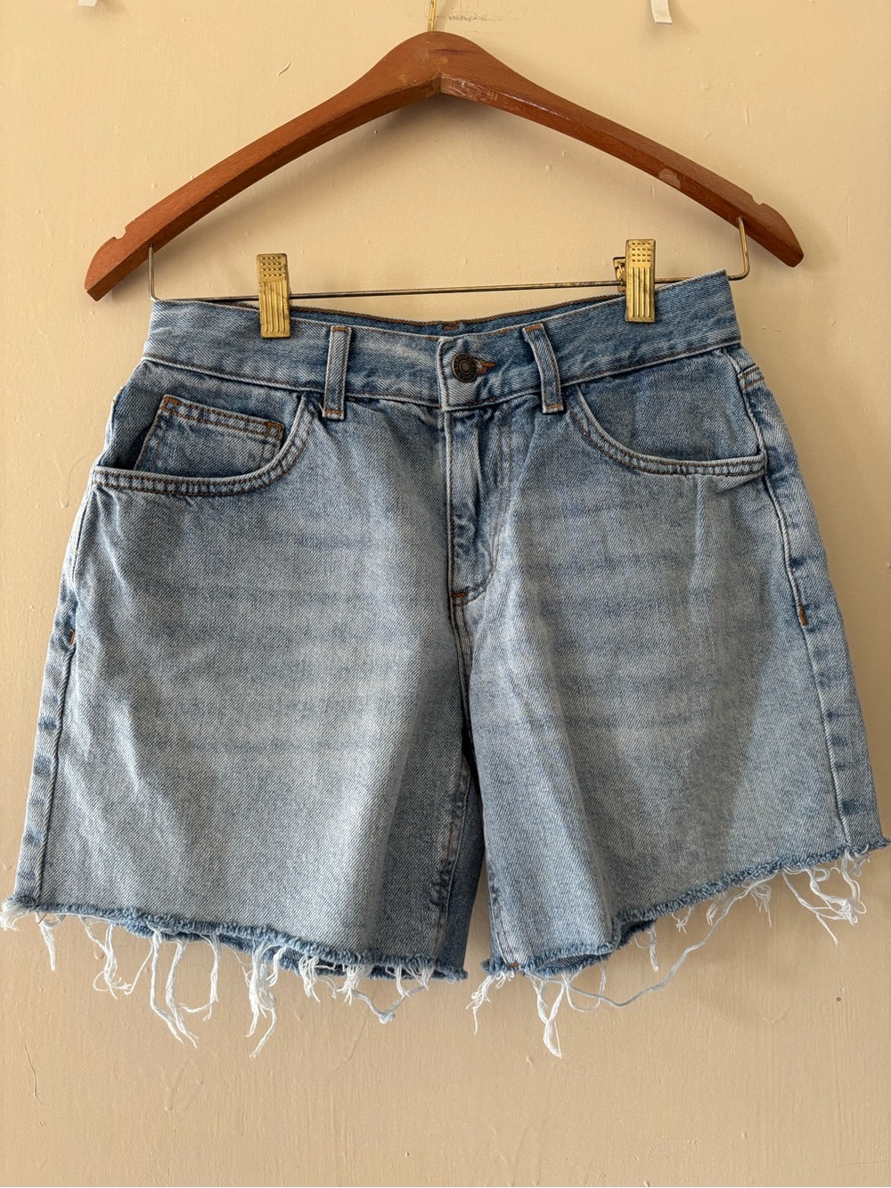 Light Wash Denim Cutoff Shorts - Casual Frayed Hem